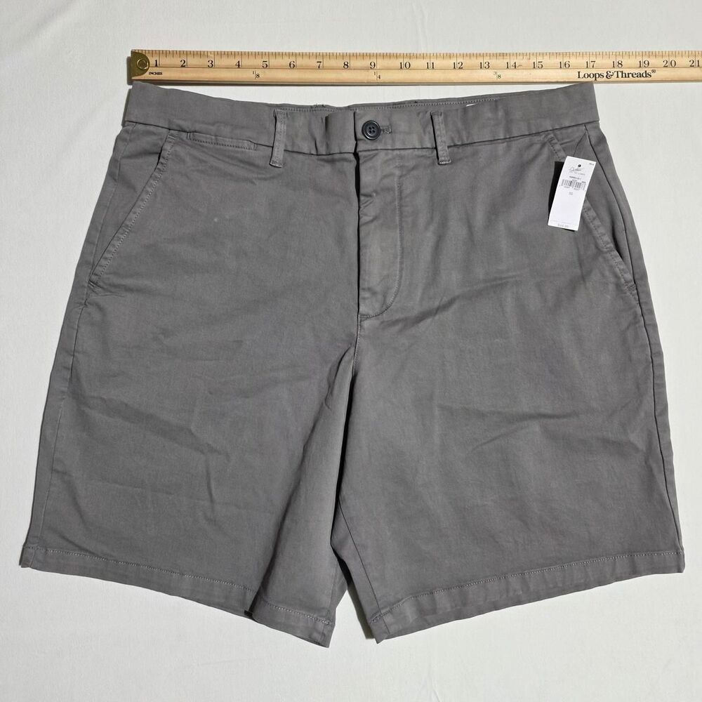 NWT Gap 8" Gray Chino Shorts Men's 33 Waist